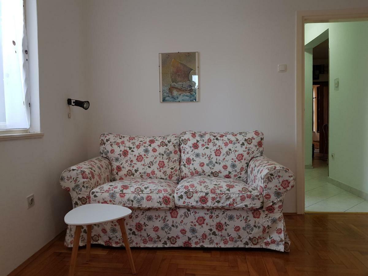 Mare Azzurro Apartments Pula Extérieur photo