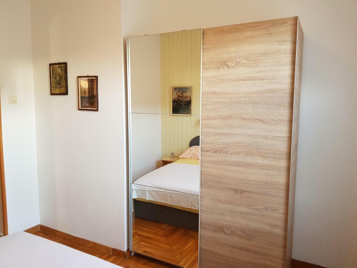 Mare Azzurro Apartments Pula Extérieur photo