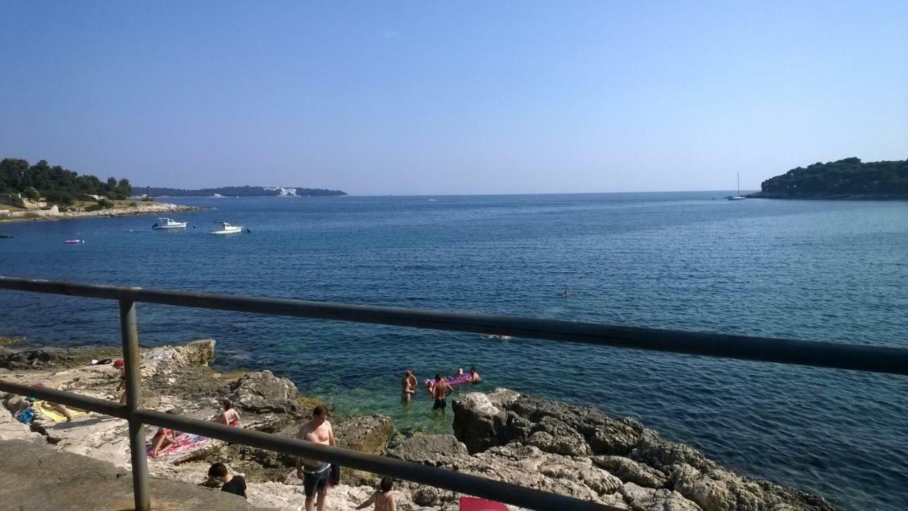 Mare Azzurro Apartments Pula Extérieur photo