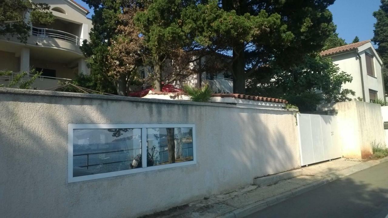 Mare Azzurro Apartments Pula Extérieur photo
